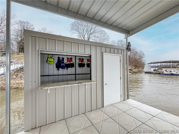 $450,000 | 1522 Duncan Drive, Edwards, MO 65326