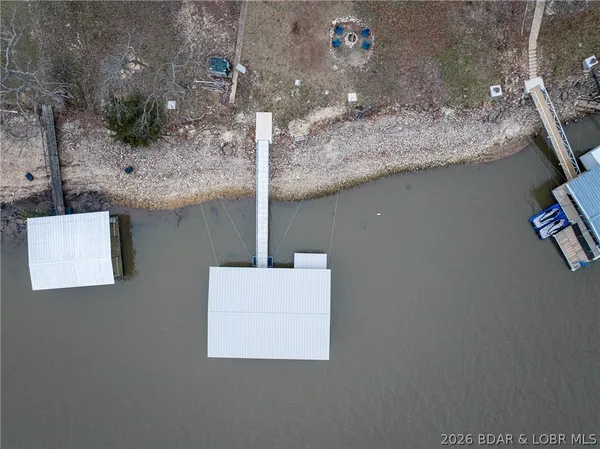 $450,000 | 1522 Duncan Drive, Edwards, MO 65326