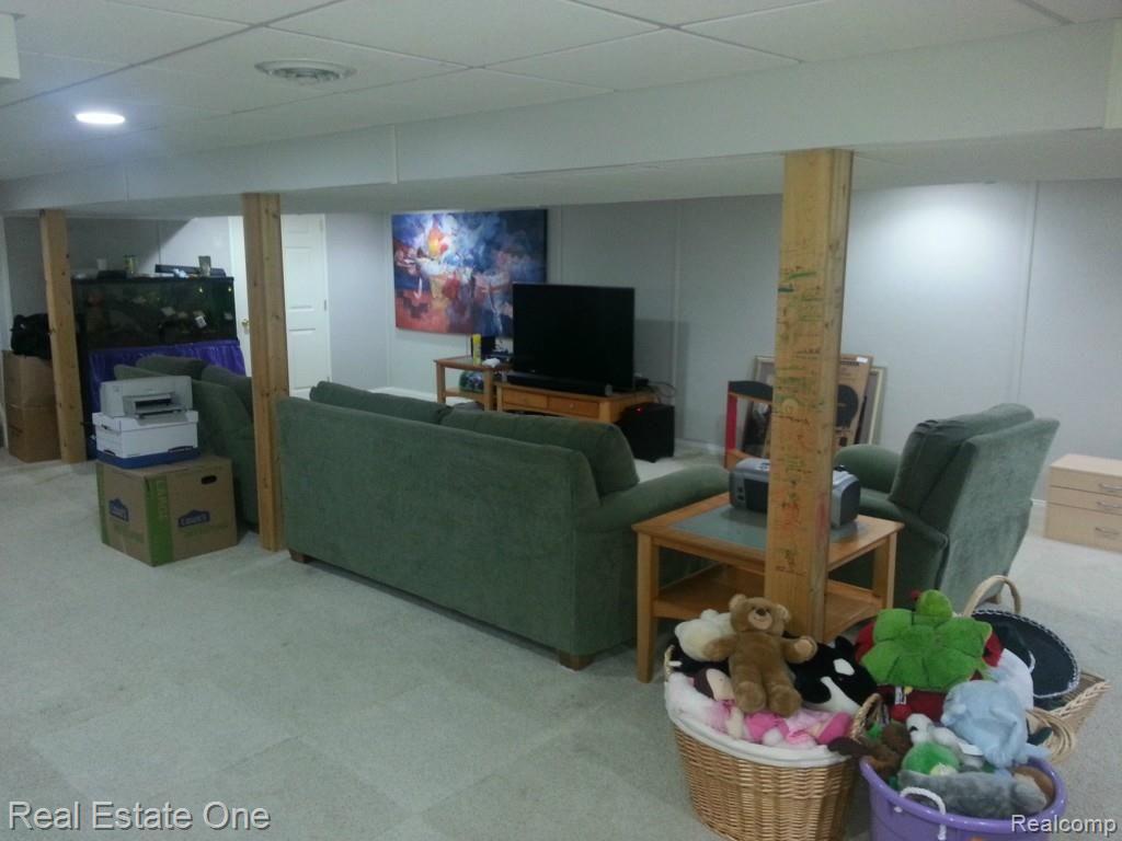 28198 Hawberry Road Farmington, MI 48331 - Photo 18 of 23 Recreation Room