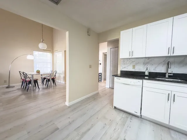 $289,500 | 3851 Island Club Circle East, Lake Worth, FL 33462