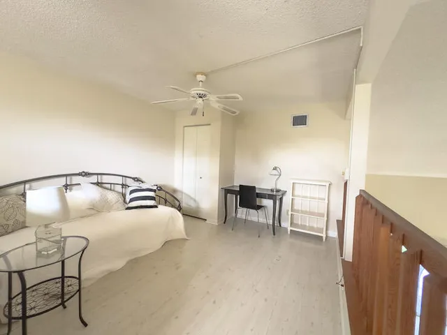 $289,500 | 3851 Island Club Circle East, Lake Worth, FL 33462