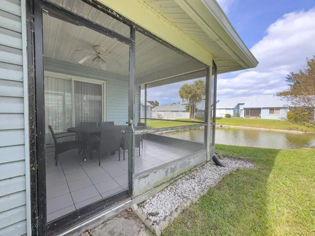 $289,500 | 3851 Island Club Circle East, Lake Worth, FL 33462