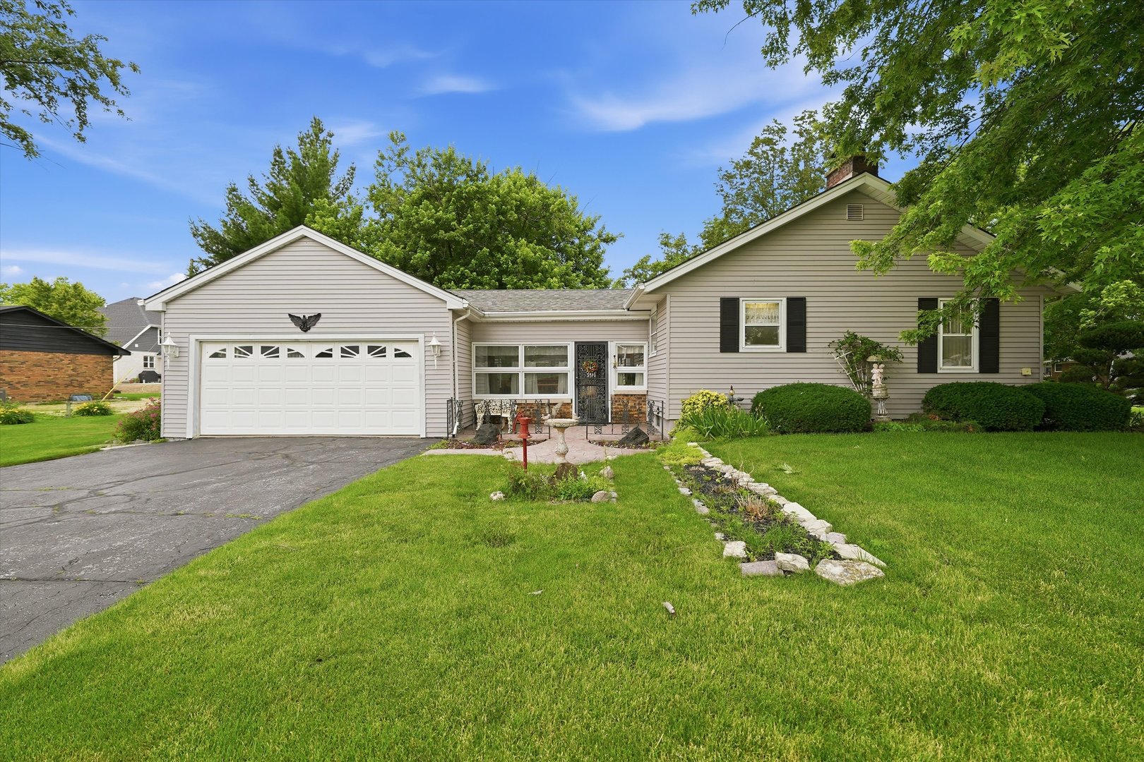 328 Milburn Avenue Crete, IL 60417 - Photo 1 of 22