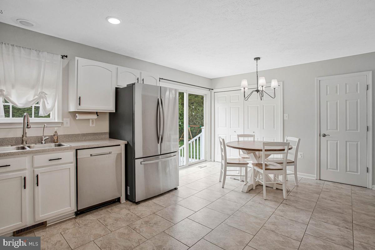 40295 Busy Corner Road Leonardtown, MD 20650 - Photo 12 of 34 Bright and airy kitchen retreat.