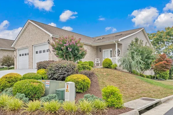 $359,950 | 6631 Stonelyn Cottage Court, Roanoke, VA 24019