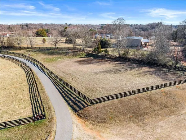 $1,500,000 | 11157 Lewis Braselton Boulevard, Braselton, GA 30517