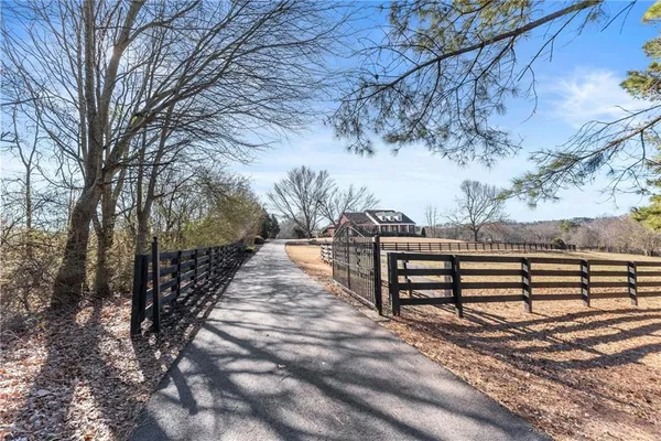 $1,500,000 | 11157 Lewis Braselton Boulevard, Braselton, GA 30517