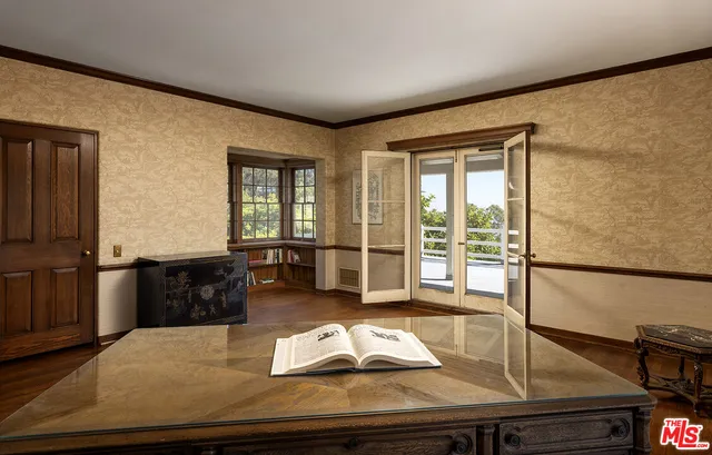 a view of an entryway