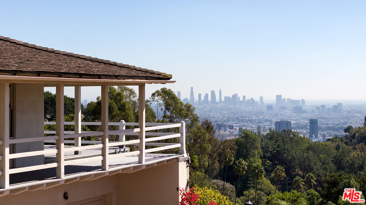 7141 Senalda Road Los Angeles, CA 90068 - Photo 19 of 26 a view of a city from a balcony