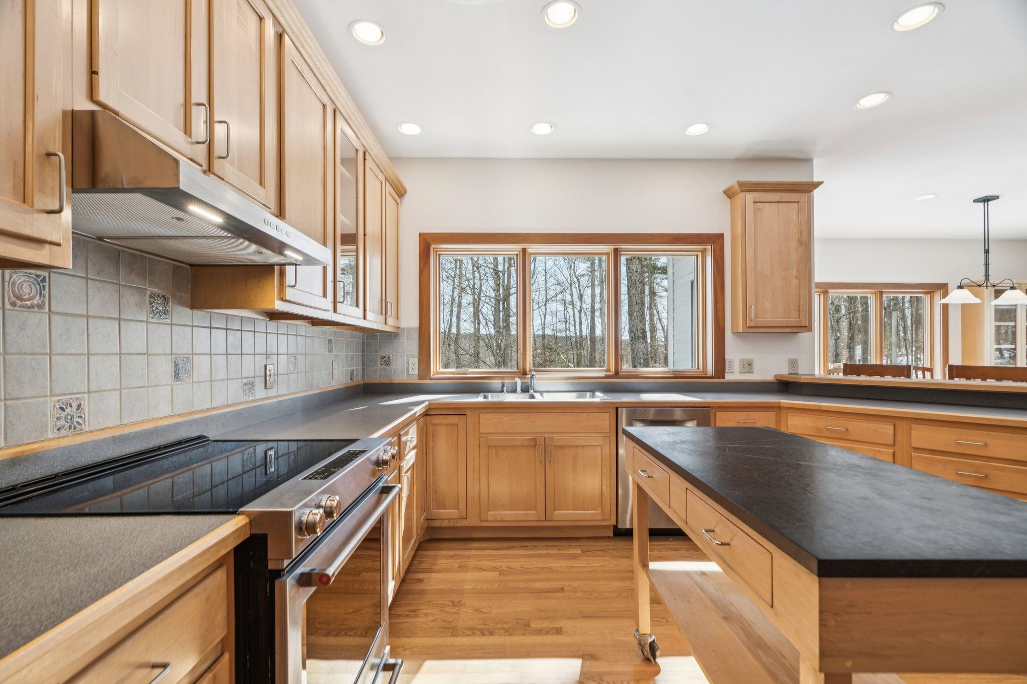 16 Hayfield Road Hanover, NH 03750 - Photo 12 of 23 Gallery Image 12
