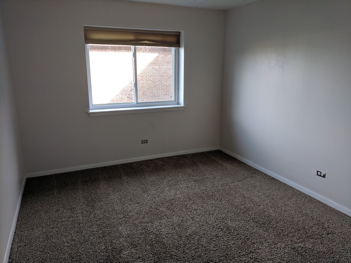 300 South Roselle Road, Unit 423 Schaumburg, IL 60193 - Photo 5 of 10