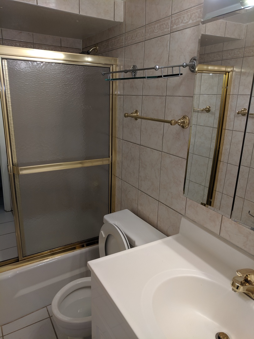 300 South Roselle Road, Unit 423 Schaumburg, IL 60193 - Photo 6 of 10
