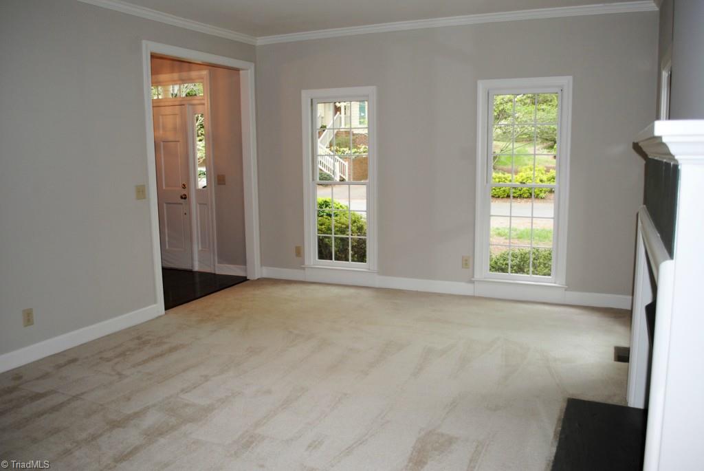 1252 Stadler Ridge Road Winston-Salem, NC 27106 - Photo 3 of 24 Living Room