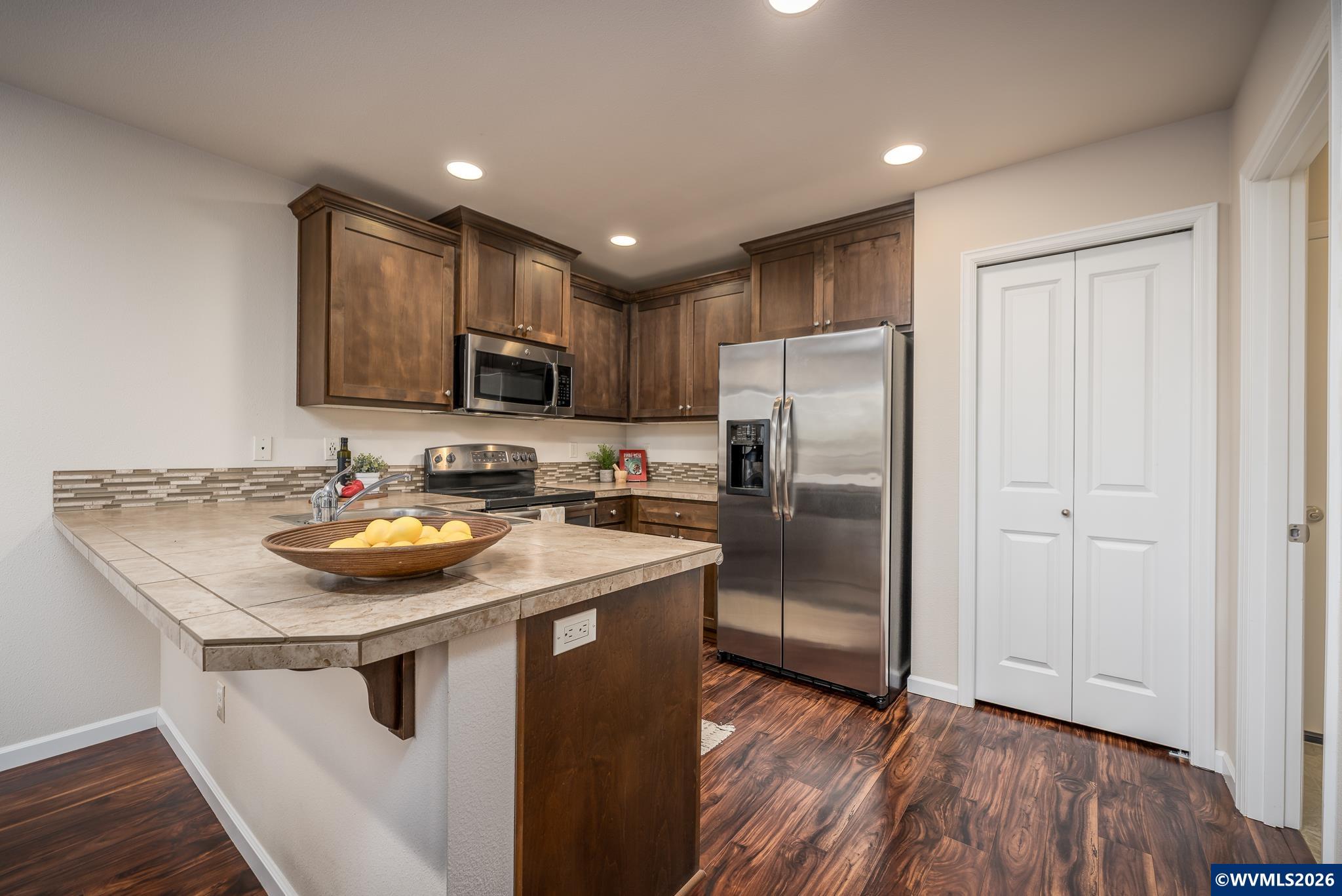 2976 Northwest Persimmon Way Albany, OR 97321 - Photo 8 of 29