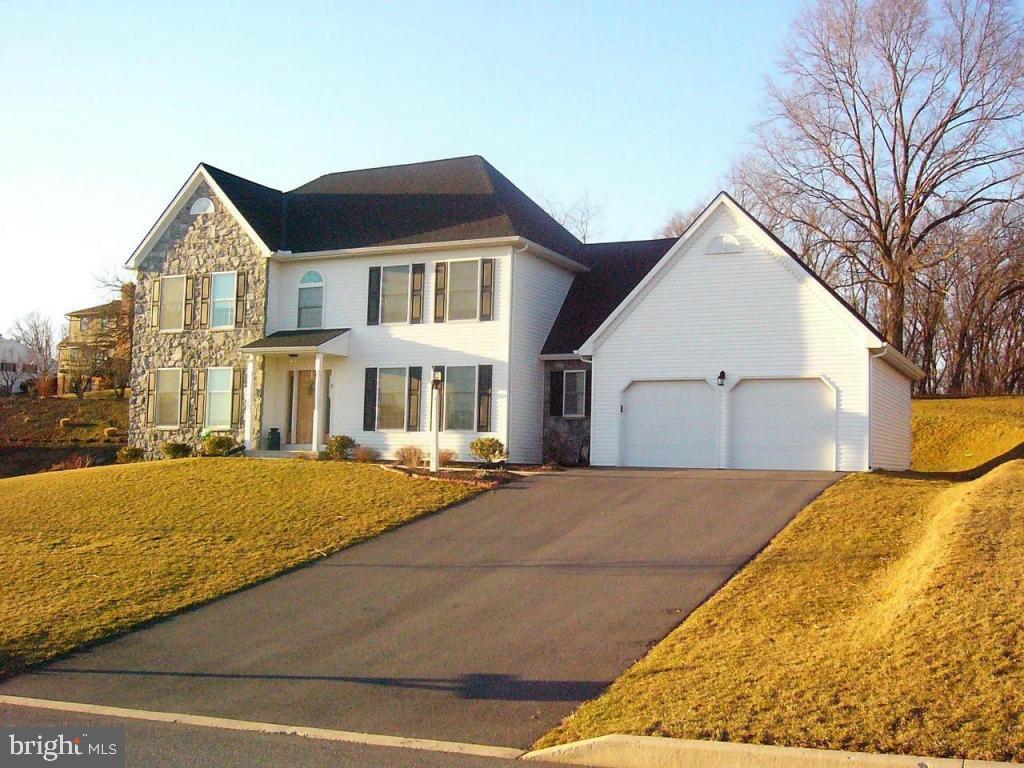 9 Windsor Lane Lititz, PA 17543 - Photo 1 of 9