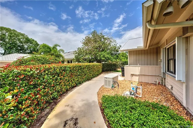 $739,000 | 5903 Southeast Glen Eagle Way, Stuart, FL 34997