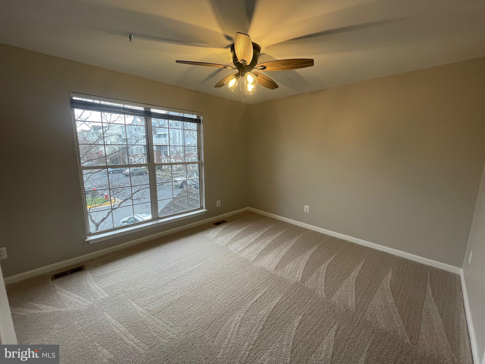 21779 Baldwin Square Sterling, VA 20164 - Photo 10 of 22