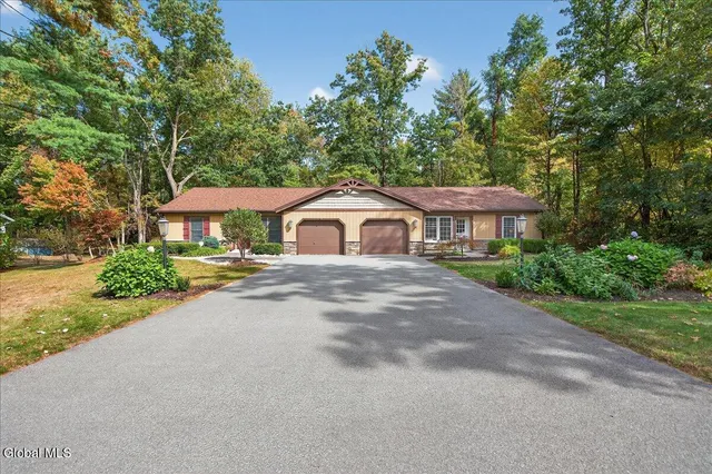 $2,200 | 7 James Court, Unit A, Northumberland, NY 12831