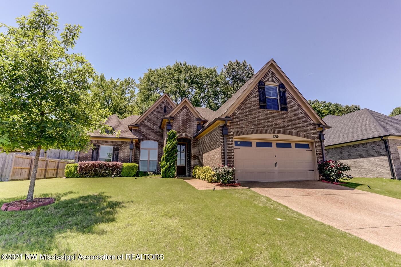 4319 Ridgemont Road Olive Branch, MS 38654 - Photo 2 of 24 G22A5381_2_3_4_5