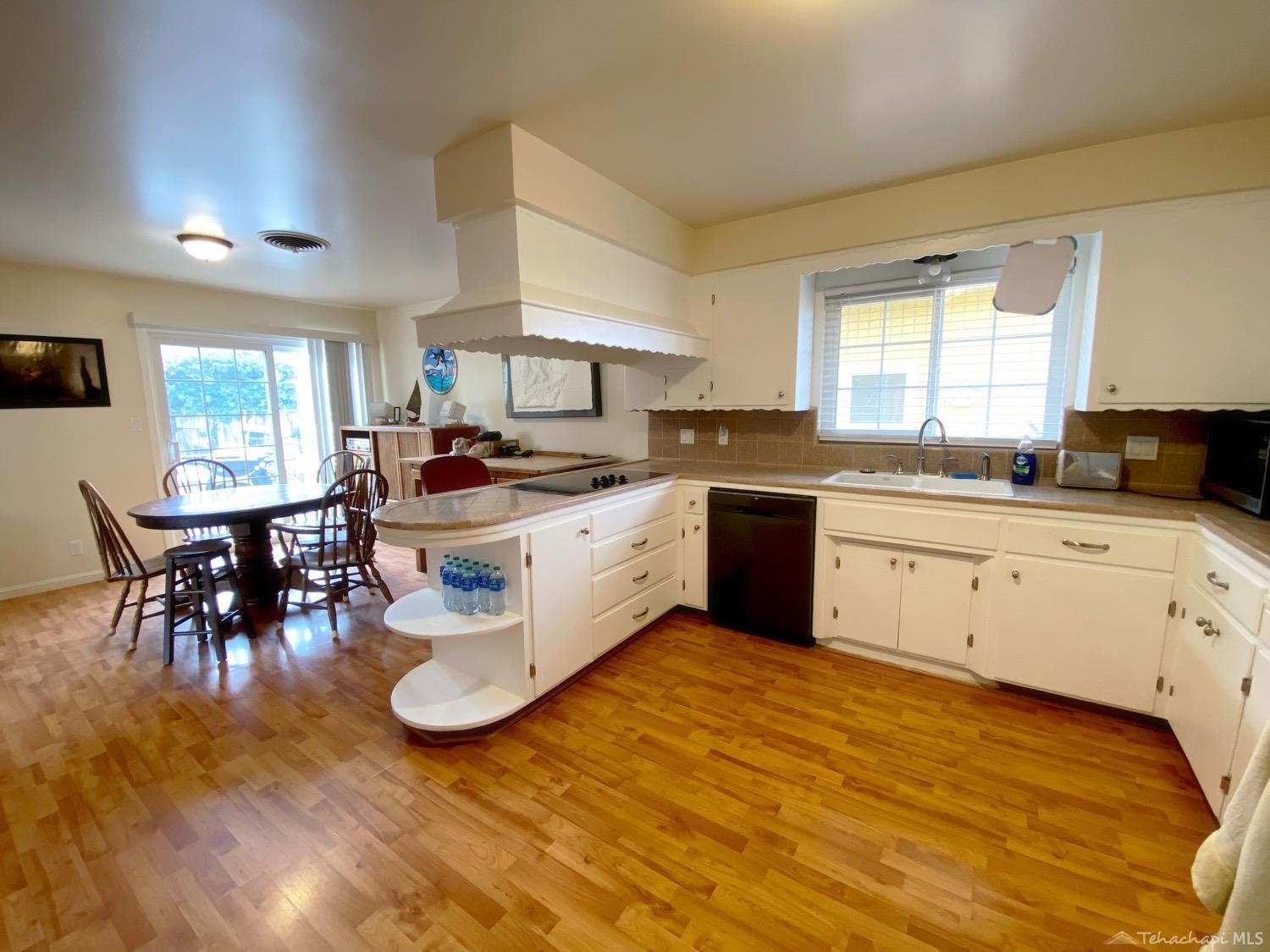 701 Merion Way Tehachapi, CA 93561 - Photo 12 of 23 Gallery Image 12