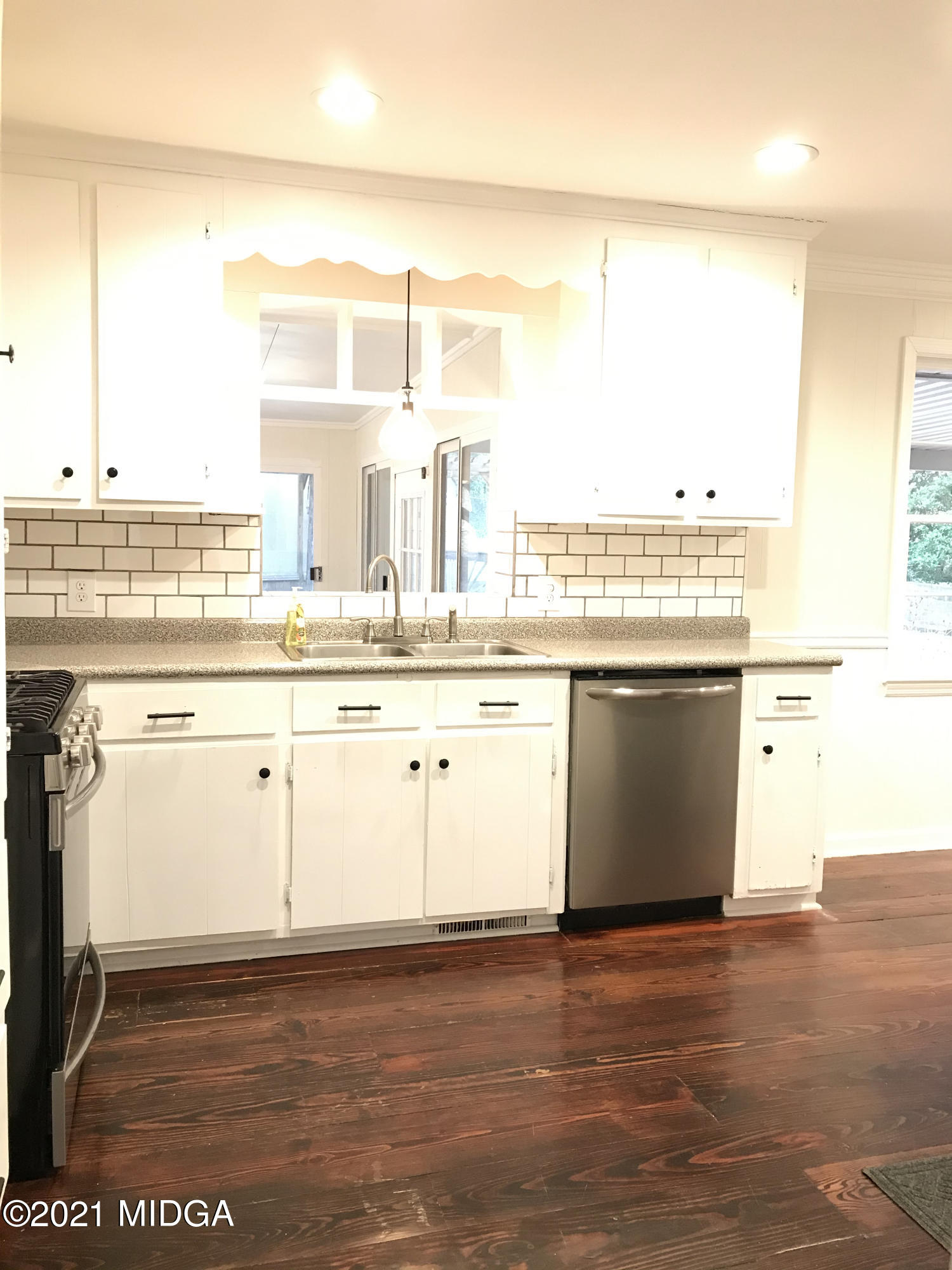 2046 Graham Road Macon, GA 31211 - Photo 13 of 24 IMG_0545
