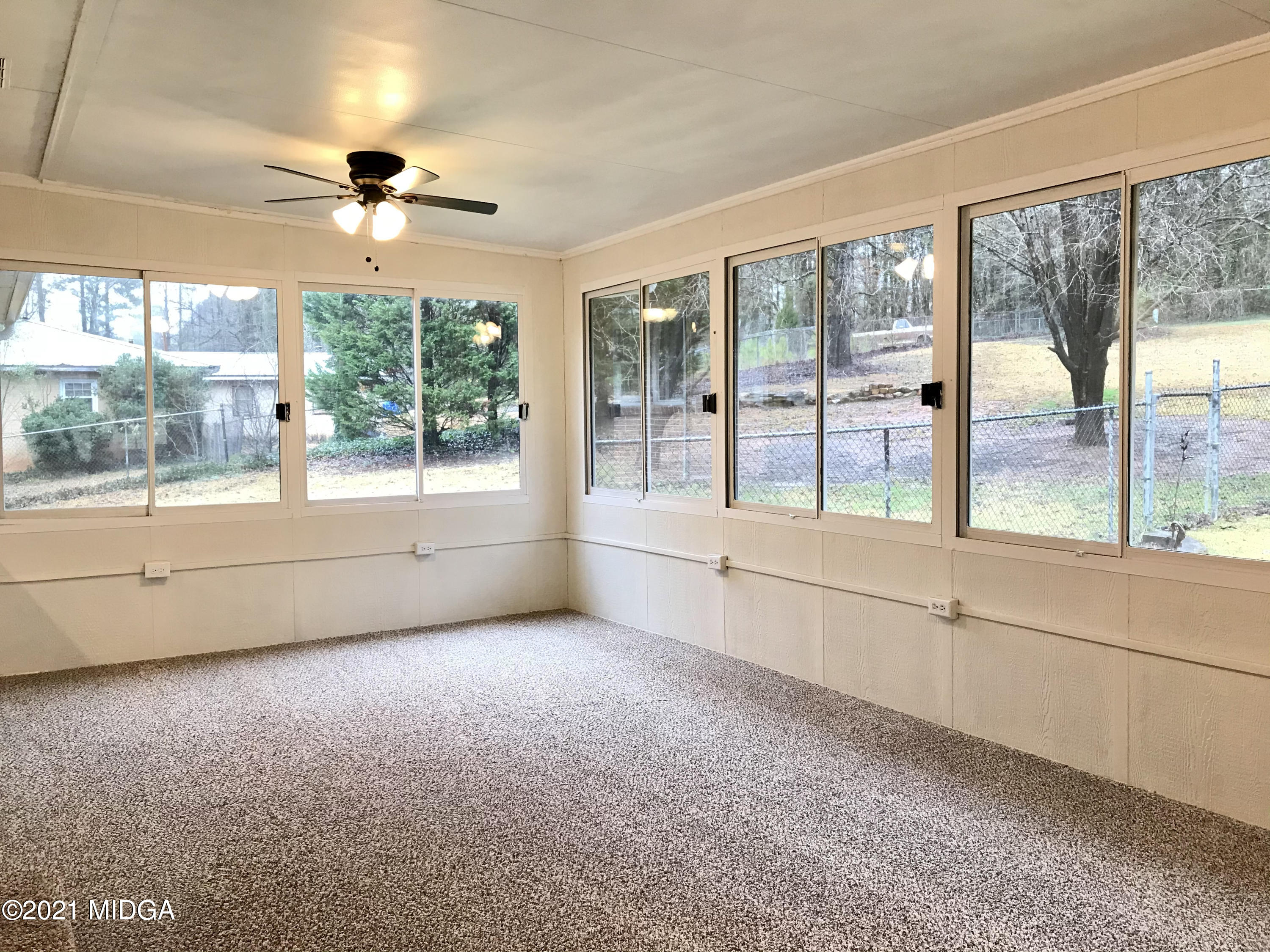 2046 Graham Road Macon, GA 31211 - Photo 5 of 24 IMG_0543