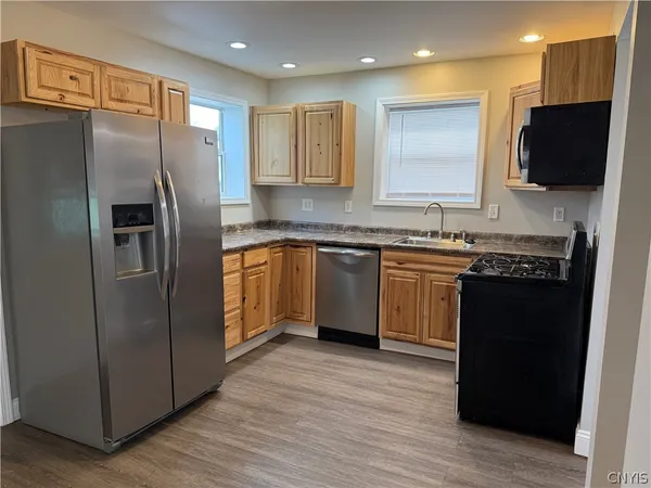 $1,400 | 215 East Hoard Street, Watertown, NY 13601