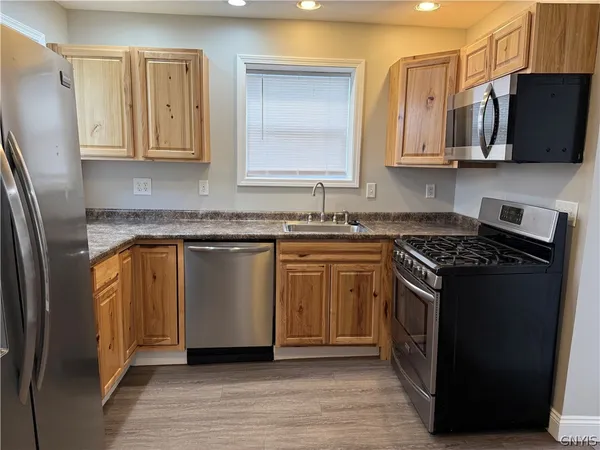 $1,400 | 215 East Hoard Street, Watertown, NY 13601