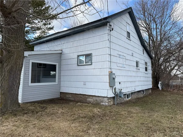 $1,400 | 215 East Hoard Street, Watertown, NY 13601