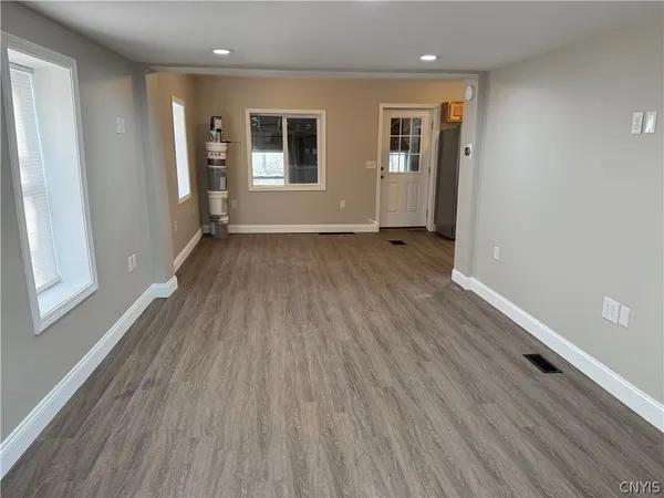 $1,400 | 215 East Hoard Street, Watertown, NY 13601