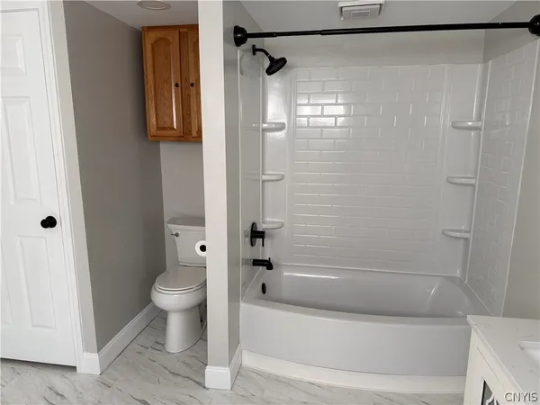 $1,400 | 215 East Hoard Street, Watertown, NY 13601