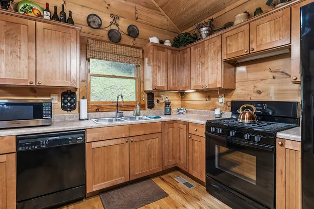 $375,000 | 183 Baymont Drive, Lancaster, TN 38569