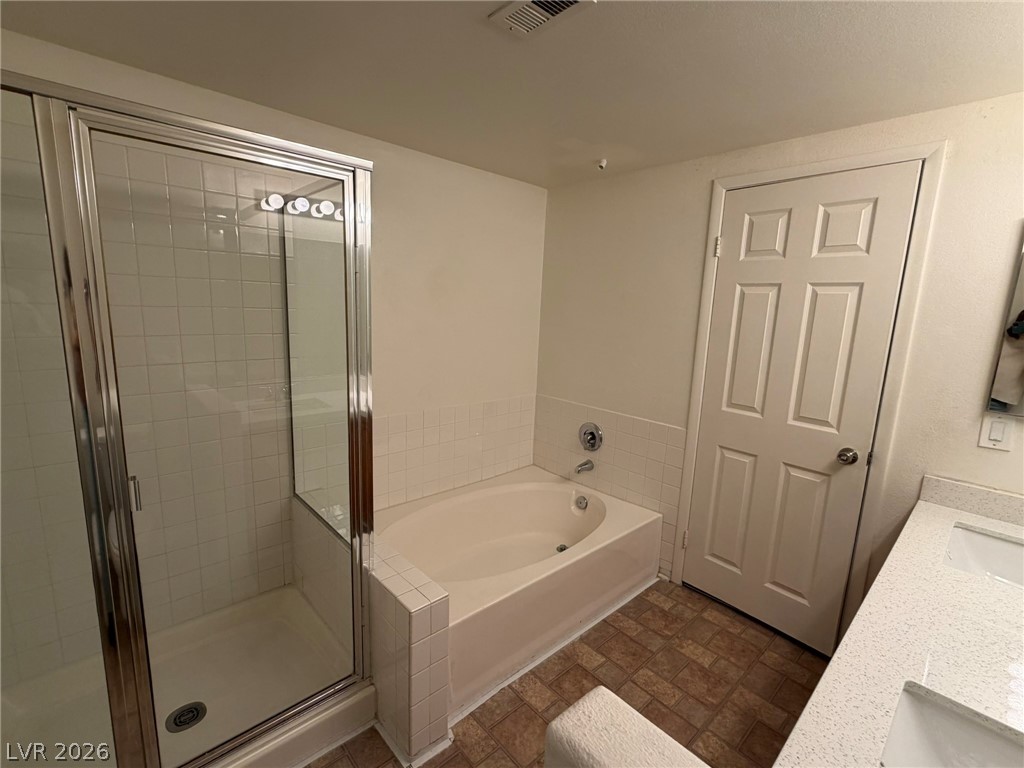 2201 Ramsgate Drive, Unit 622 Henderson, NV 89074 - Photo 16 of 19 Primary bathroom