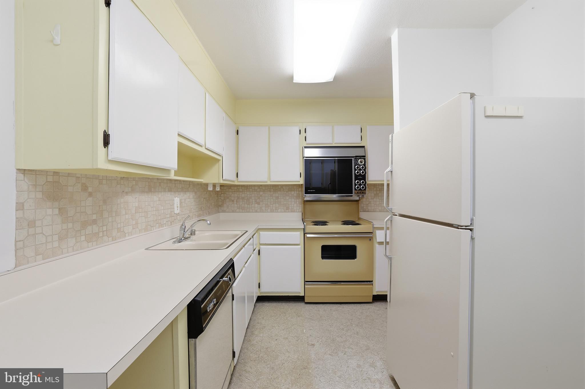 6101 Edsall Road, Unit 502 Alexandria, VA 22304 - Photo 10 of 33 Wide counters for making your favorite meals
