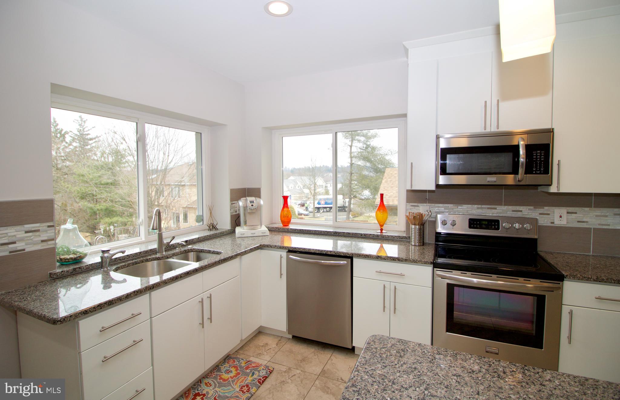 407 Welsh Road Huntingdon Valley, PA 19006 - Photo 12 of 32 Main Kitchen