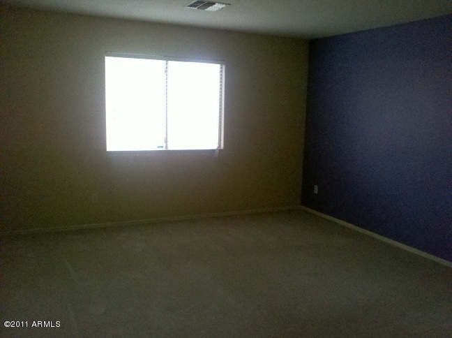 16233 West Hearn Road Surprise, AZ 85379 - Photo 5 of 15 2011-03-21_13-12-38_887