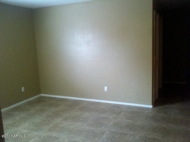 16233 West Hearn Road Surprise, AZ 85379 - Photo 6 of 15 2011-03-21_13-13-01_731