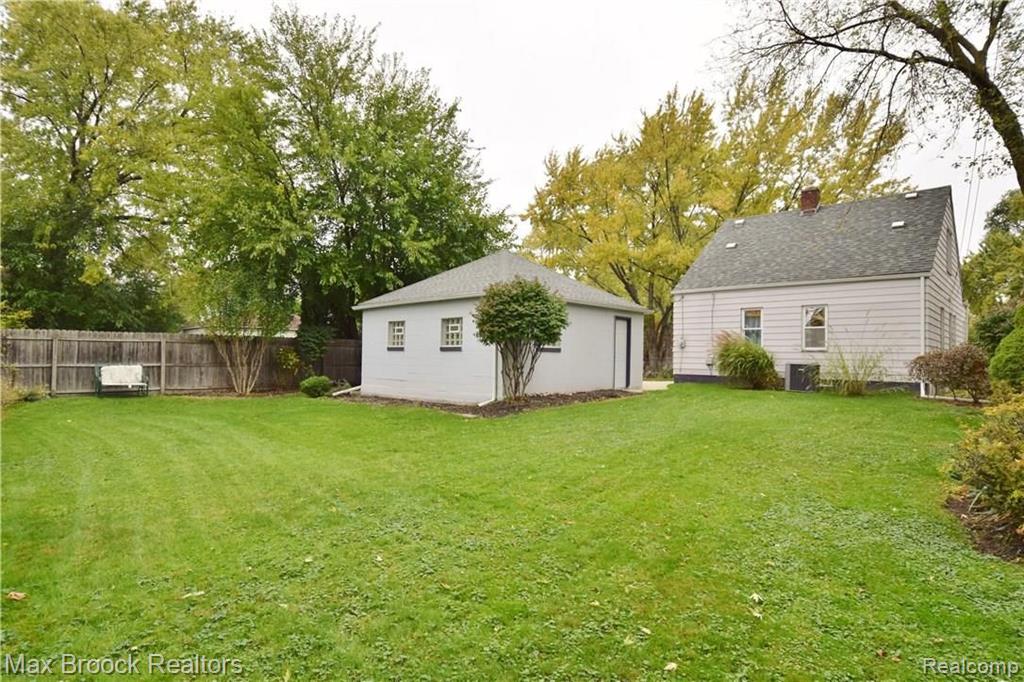 1957 Harvard Road Berkley, MI 48072 - Photo 15 of 15