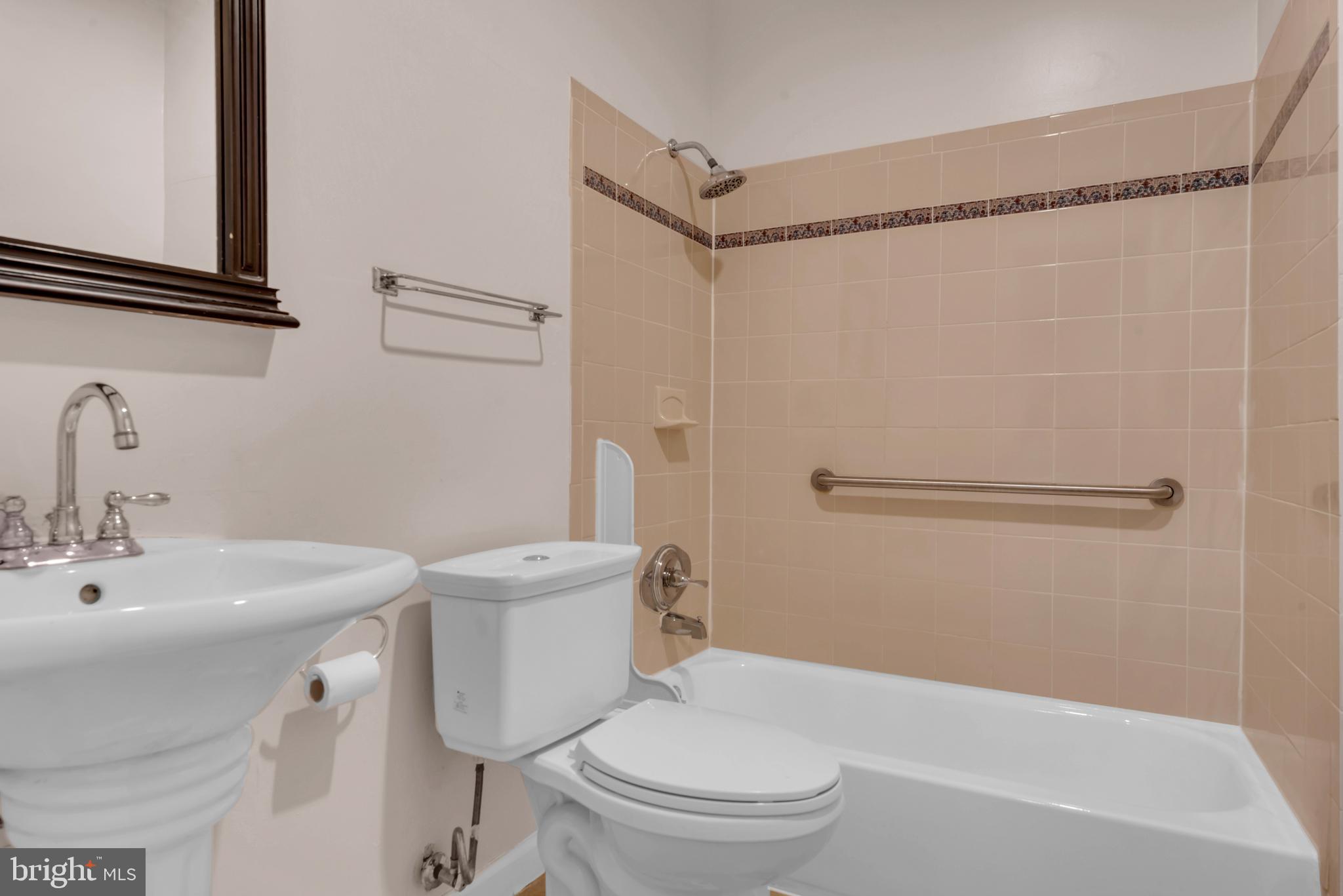 1530 Spring Place Northwest Washington, DC 20010 - Photo 22 of 45 Hall Bath