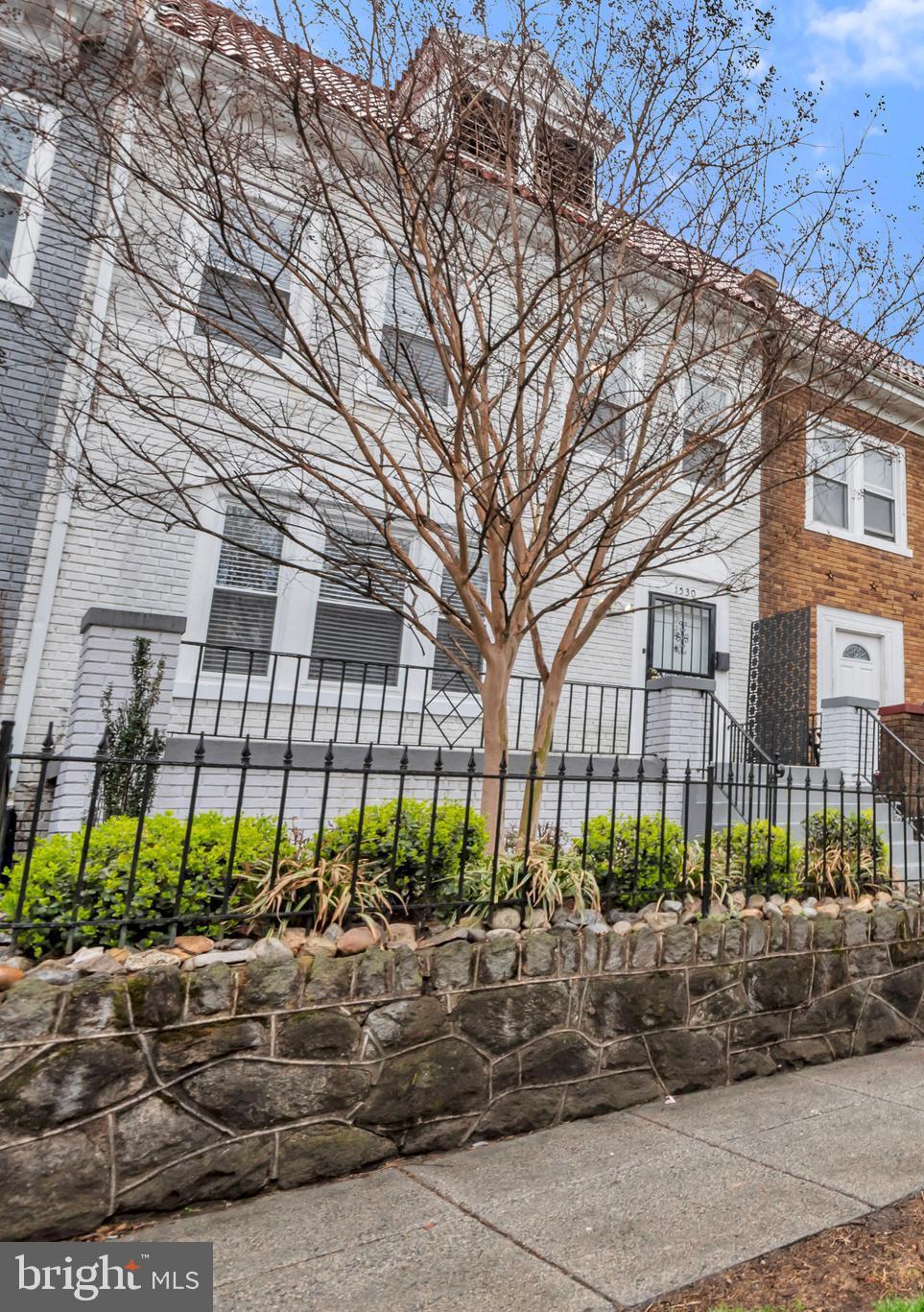 1530 Spring Place Northwest Washington, DC 20010 - Photo 5 of 45