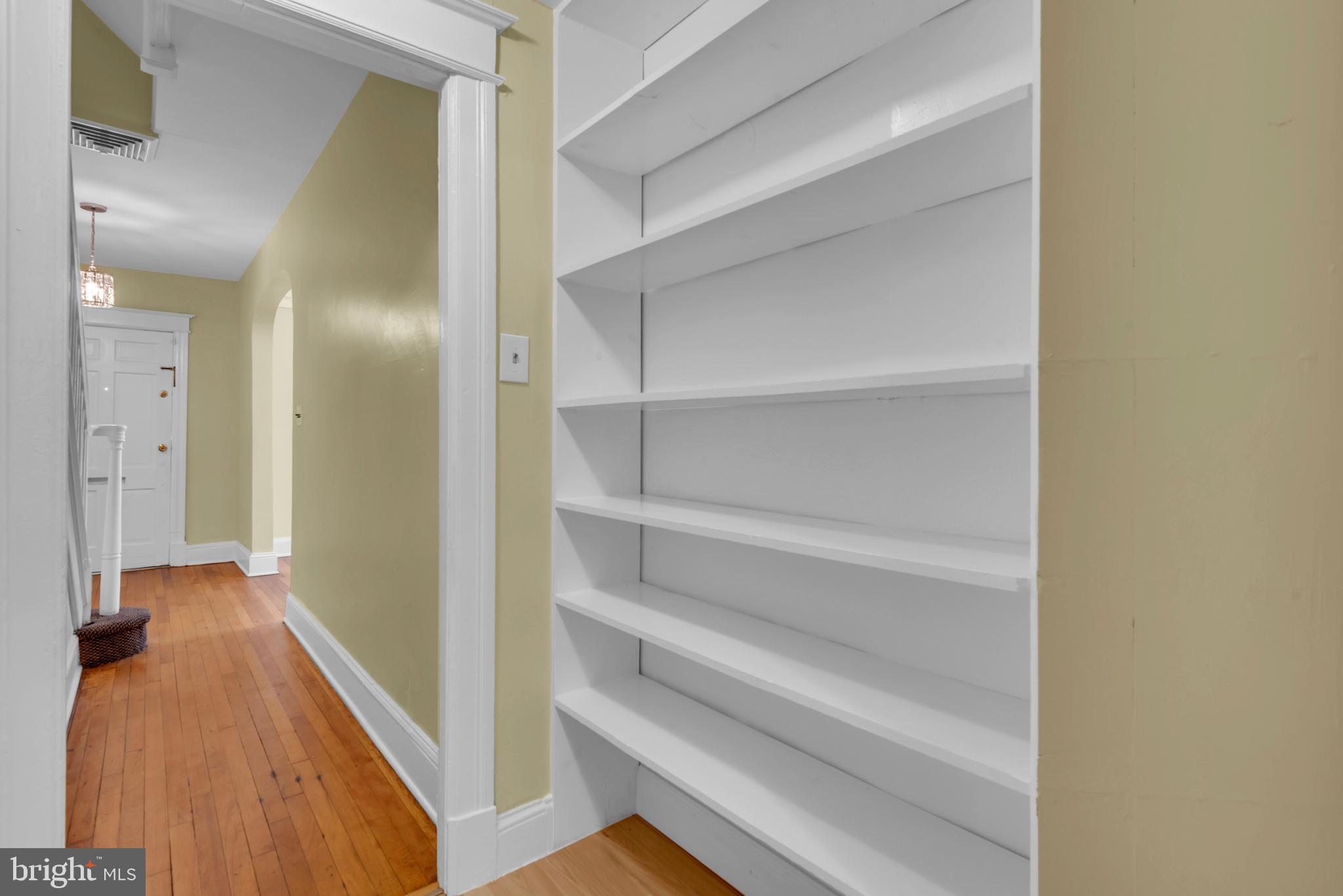 1530 Spring Place Northwest Washington, DC 20010 - Photo 9 of 45 Hallway