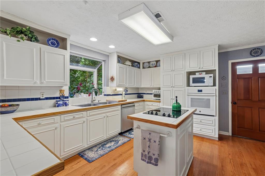 5510 Rodney Lane Southwest Stone Mountain, GA 30087 - Photo 13 of 45