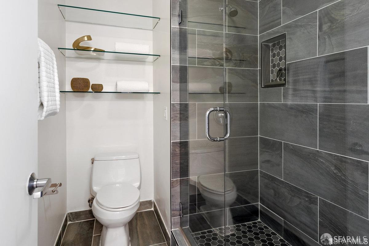 15 Lucerne Street, Unit B San Francisco, CA 94103 - Photo 13 of 31