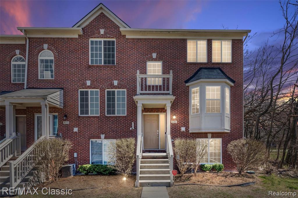 4181 South Wayne Road Wayne, MI 48184 - Photo 1 of 28