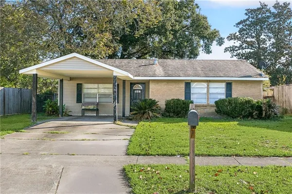 $189,900 | 5009 Rochester Drive, Marrero, LA 70072