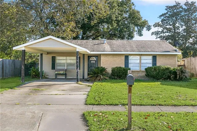 $195,000 | 5009 Rochester Drive, Marrero, LA 70072