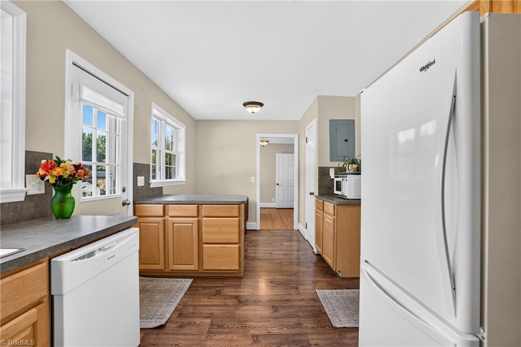 1027 Shamrock Road Asheboro, NC 27203 - Photo 24 of 50 Kitchen