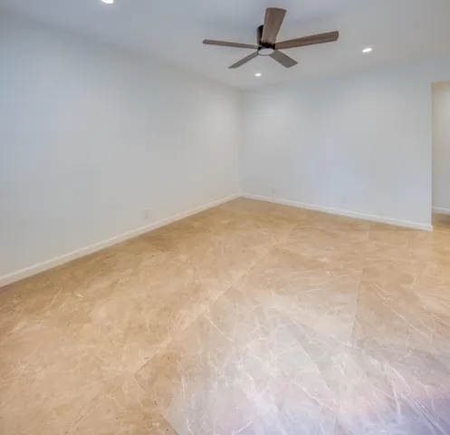 $1,425 | 202 Ocean Breeze, Unit 12, Lake Worth Beach, FL 33460