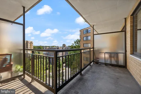 $215,000 | 4740 Connecticut Avenue Northwest, Unit 804, Washington, DC 20008