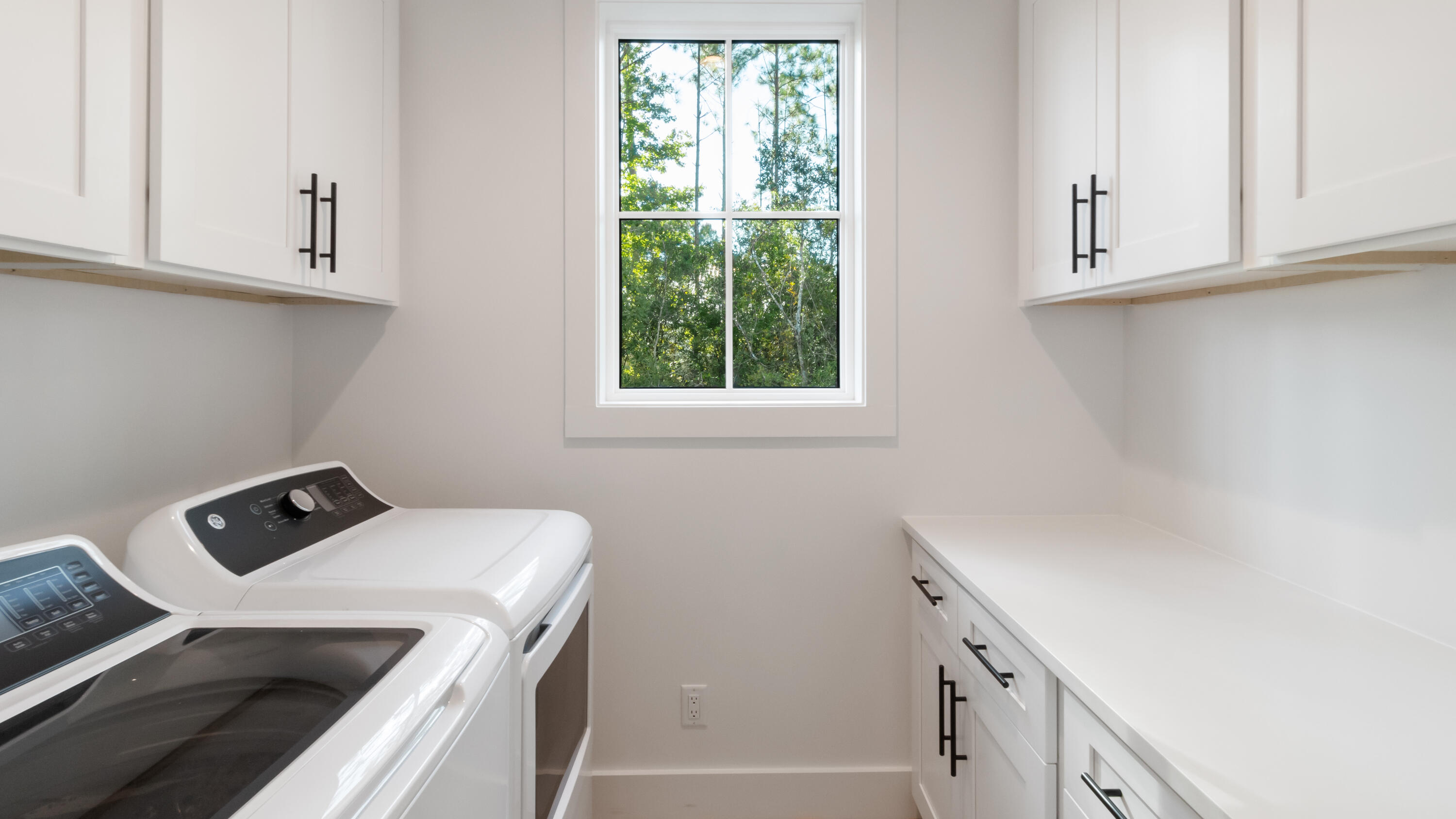 80 Muzzle Street Freeport, FL 32439 - Photo 21 of 71 Laundry Room